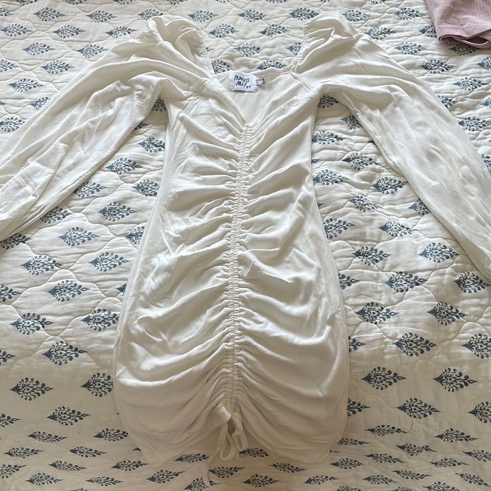 White bodycon dress